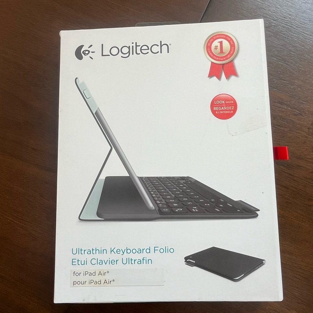 Logitech Ultrathin Keyboard Folio for iPad Air - red